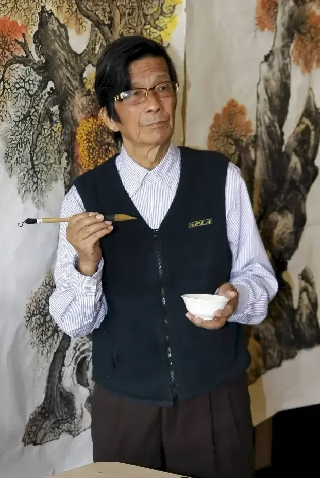 杜明岑