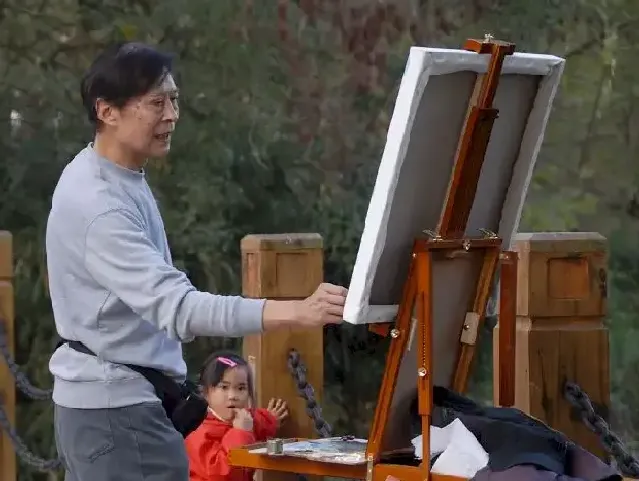 阚文青