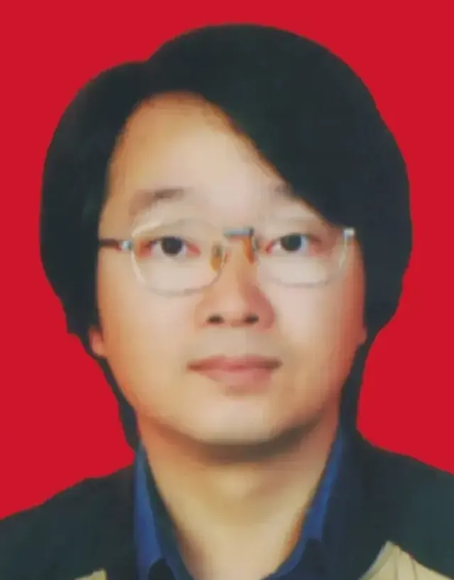 董明