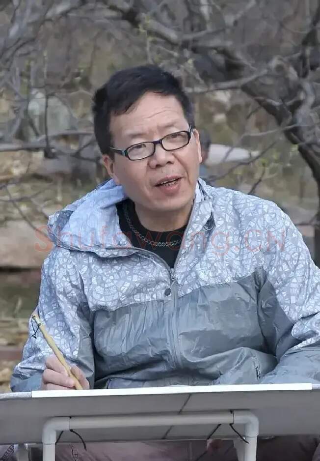 麦理