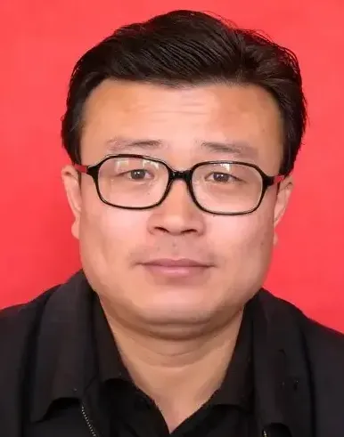 张伟