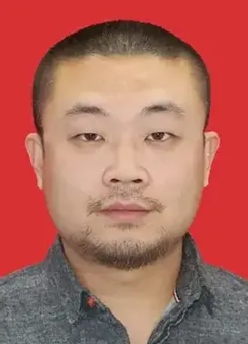 张震