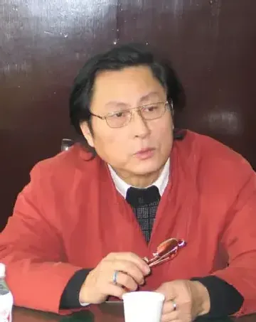 易洪斌