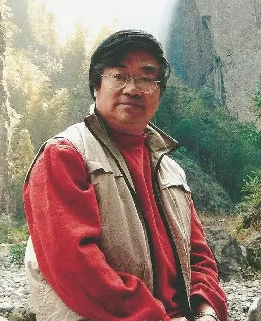 周闻