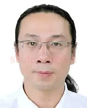 万弘巍