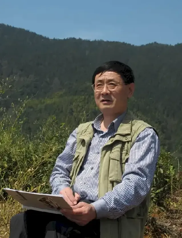 王立华