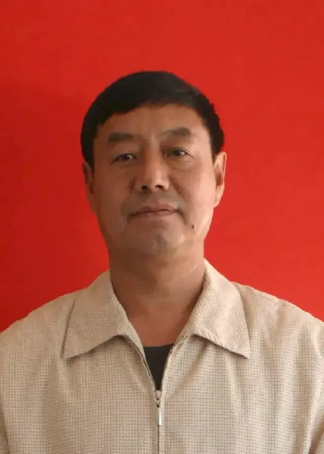 黄显平