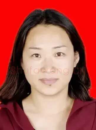 杨小薇