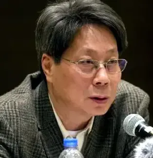施大畏