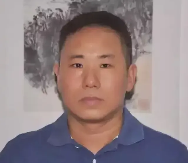 魏贺君
