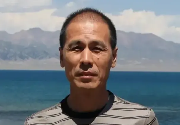 张玉忠