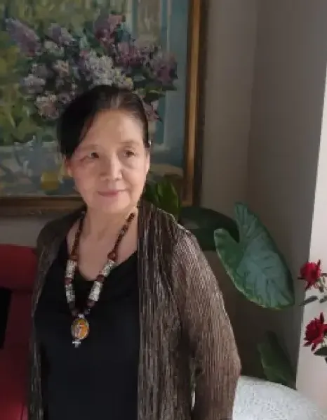 李华英