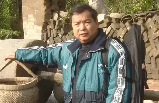 何二民