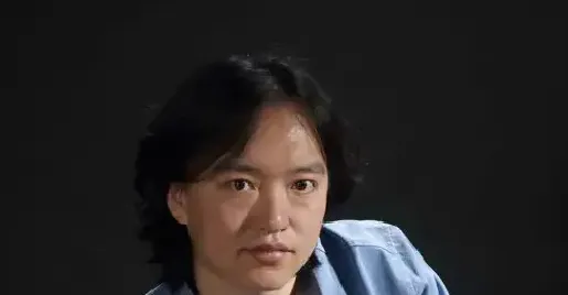范治斌