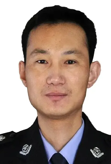 魏梅峰