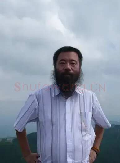 李津