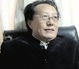 延鸿飞