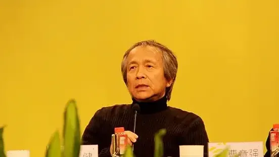 赵健