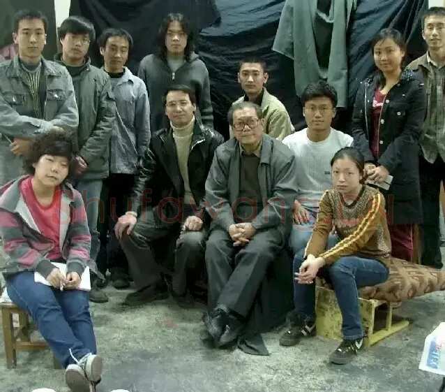 钟涵·2005年，丁一林请钟涵先生为二工作室本科生做讲座