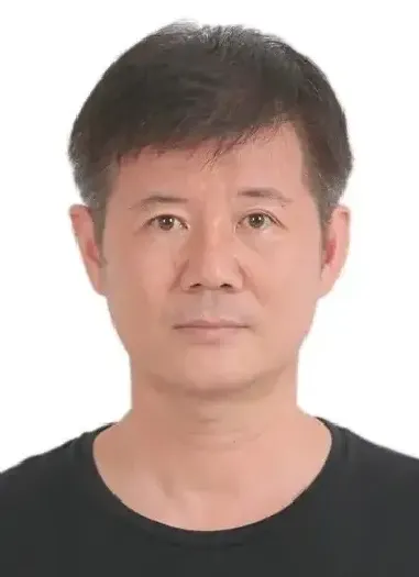 粘国华