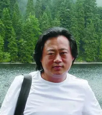 黄卓君