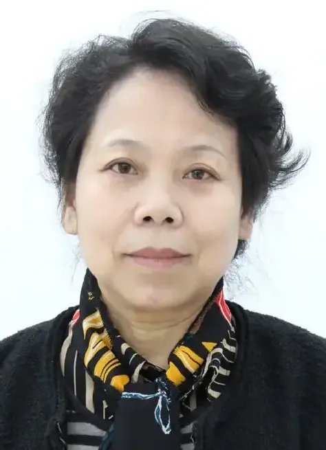 王妍