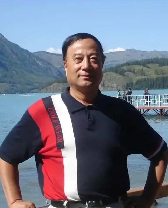 薛效成