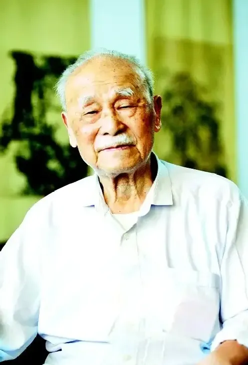 刘依闻