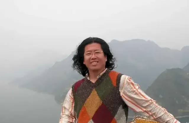 王英钢