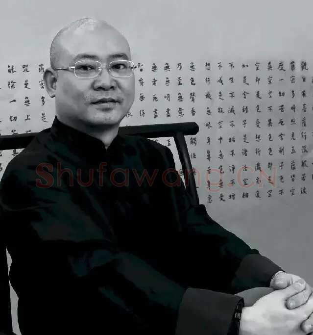 粱镜峰