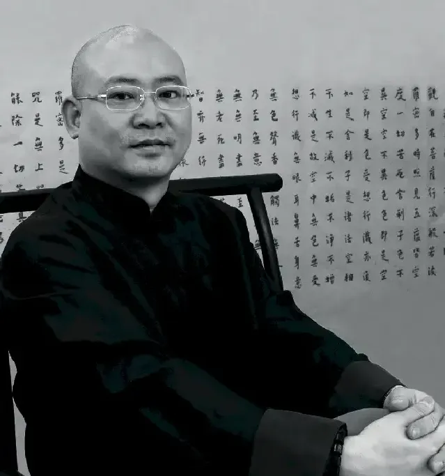 粱镜峰