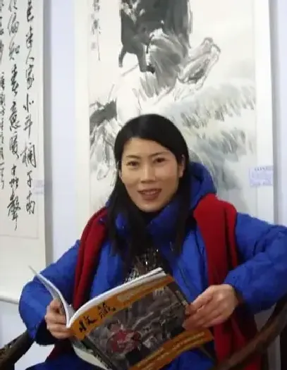 殷丽