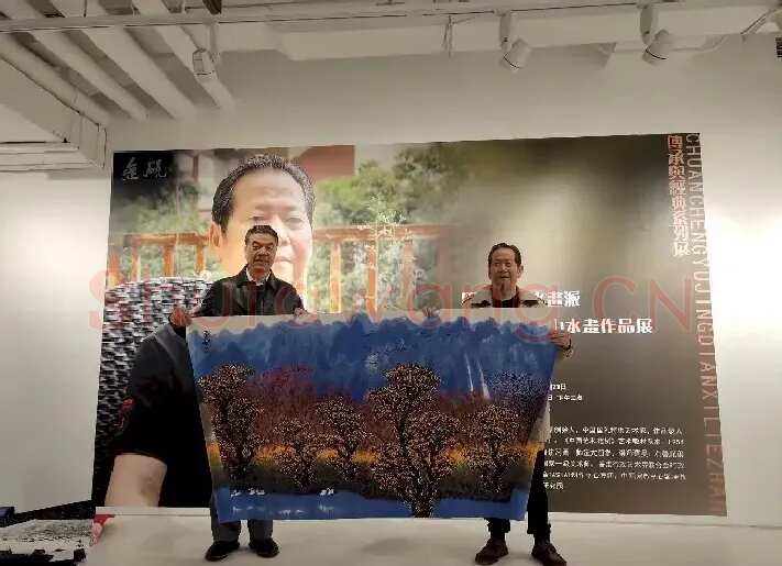 贾雨·全国政协原常委. 副秘书长，民革中央副主何丕洁等领导亲临展场参观指导，并收藏了贾雨的作品。