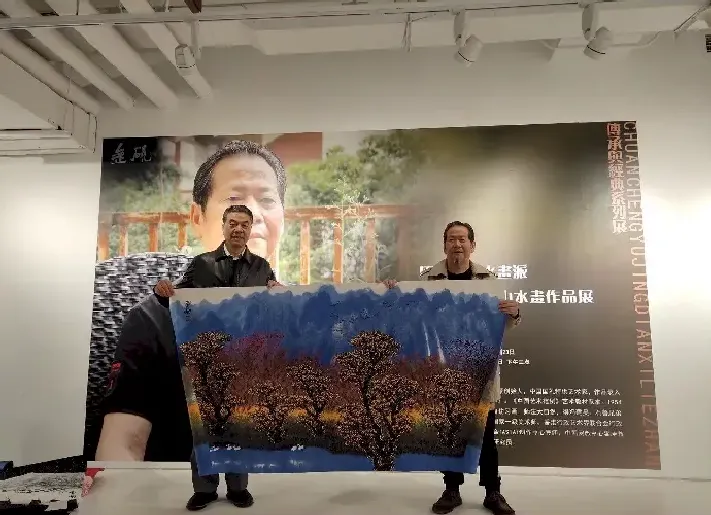 贾雨·全国政协原常委. 副秘书长，民革中央副主何丕洁等领导亲临展场参观指导，并收藏了贾雨的作品。