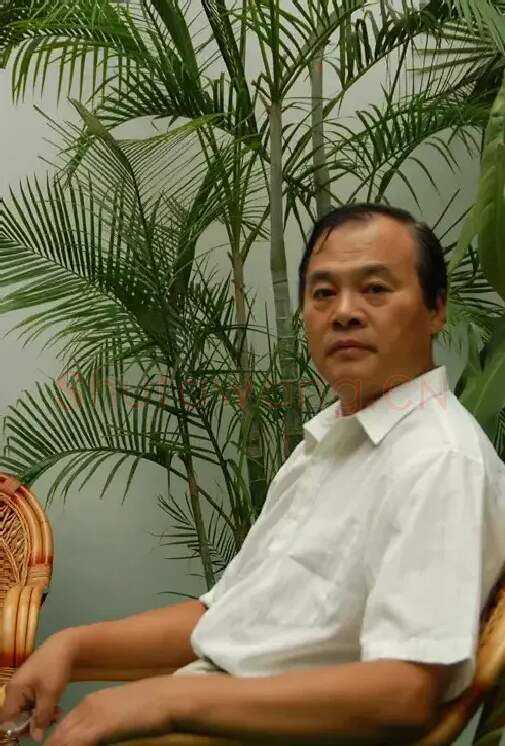 王磊