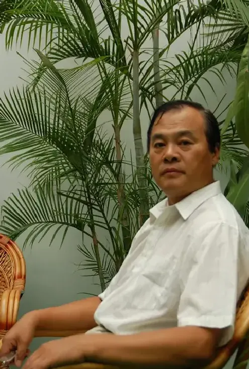 王磊