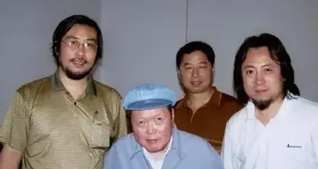 罗云·合影