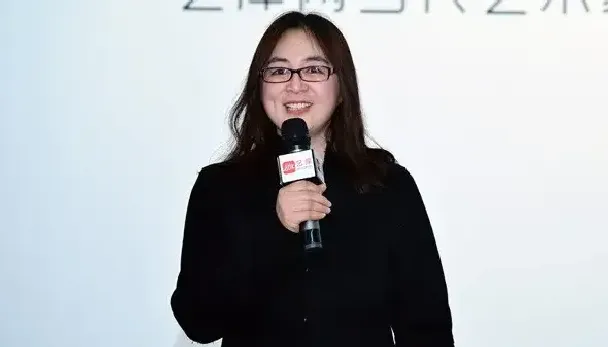 申卉芪