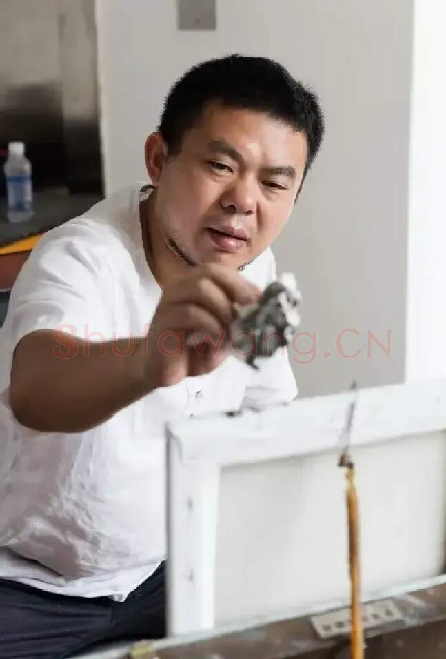 张振江