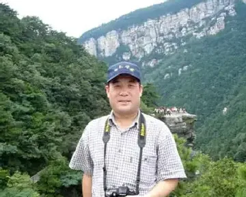 王东斌