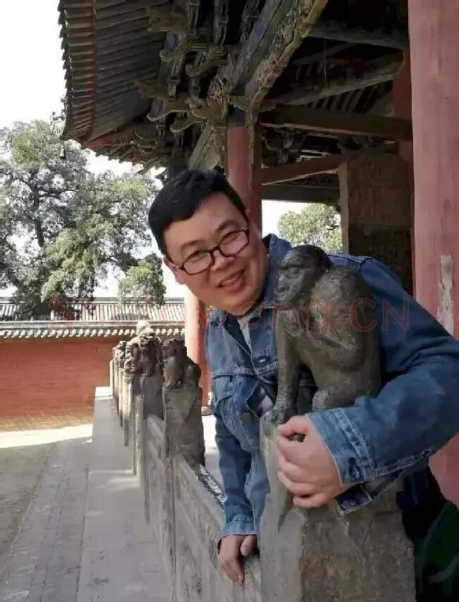 李伟