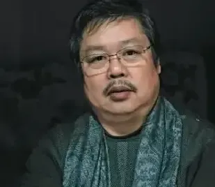 张佩