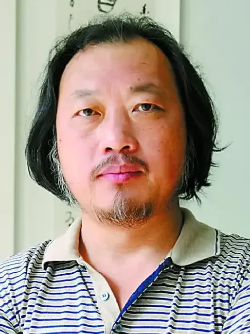 卢东