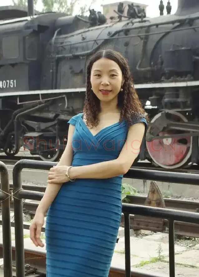 何红蓓·何红蓓