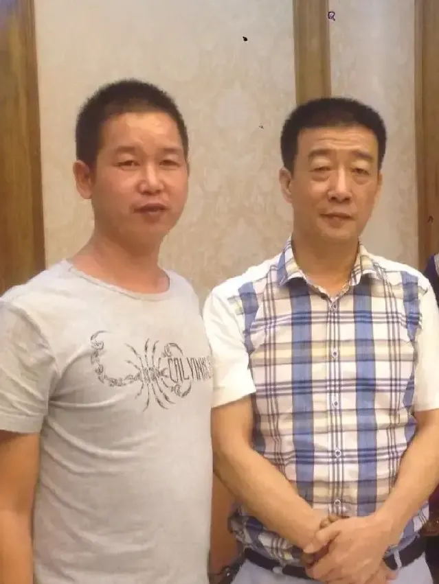 黄裔就·与书画家黄木雄合影