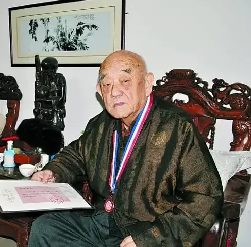 乍启典