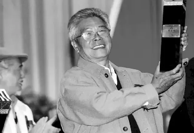 黄文波