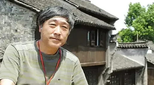 黄惇