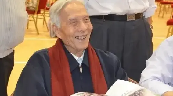 郑餐霞