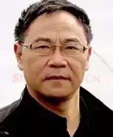 关仁康